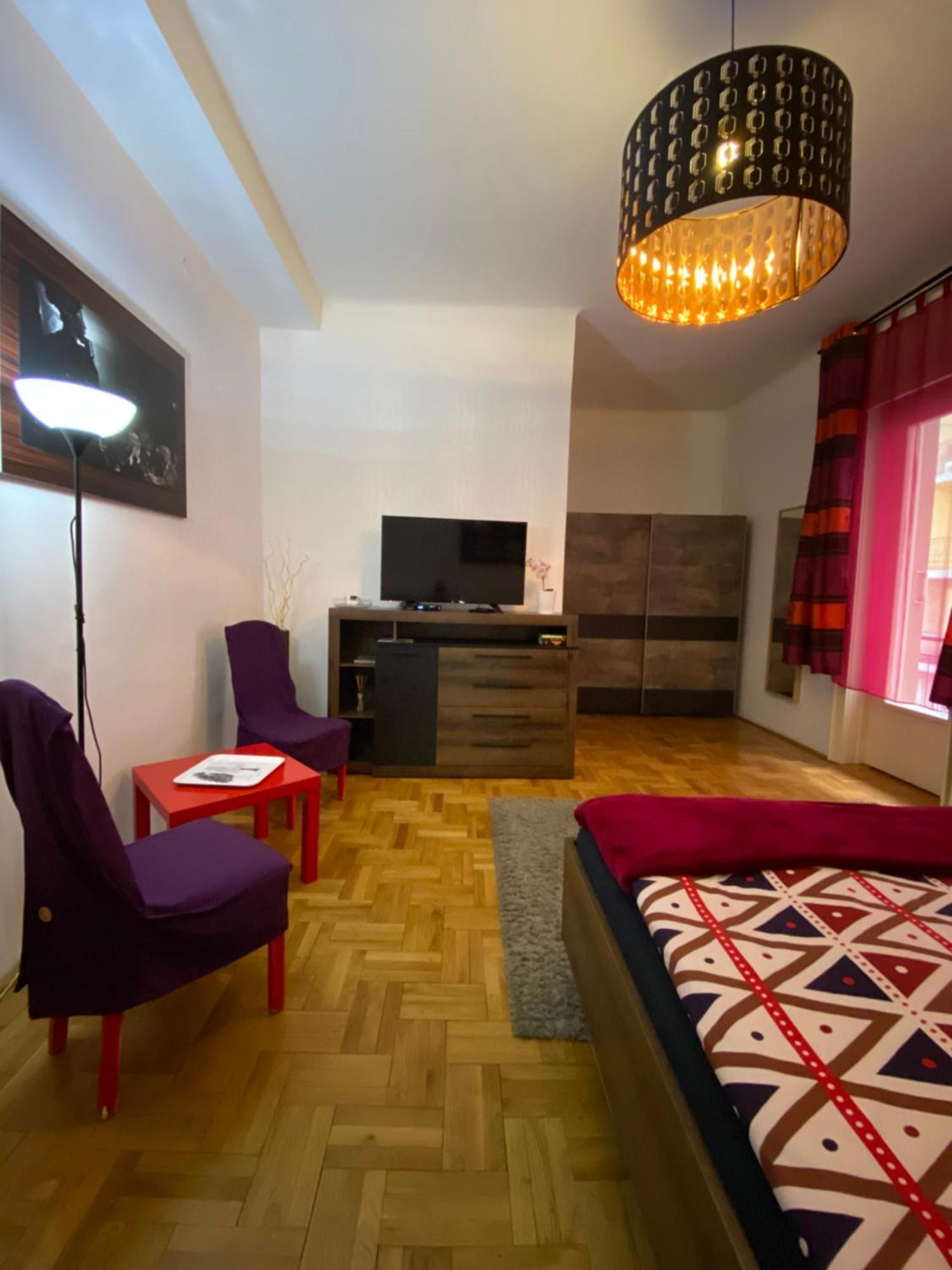 Promenade Guesthouse Near The Danube Budapest Exterior photo